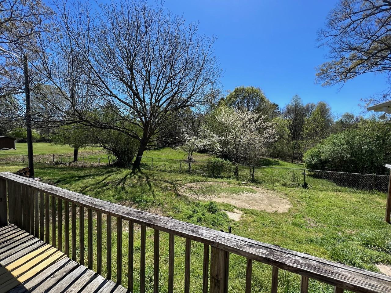 10039 Mount Holly Rd - Photo 5 of 18