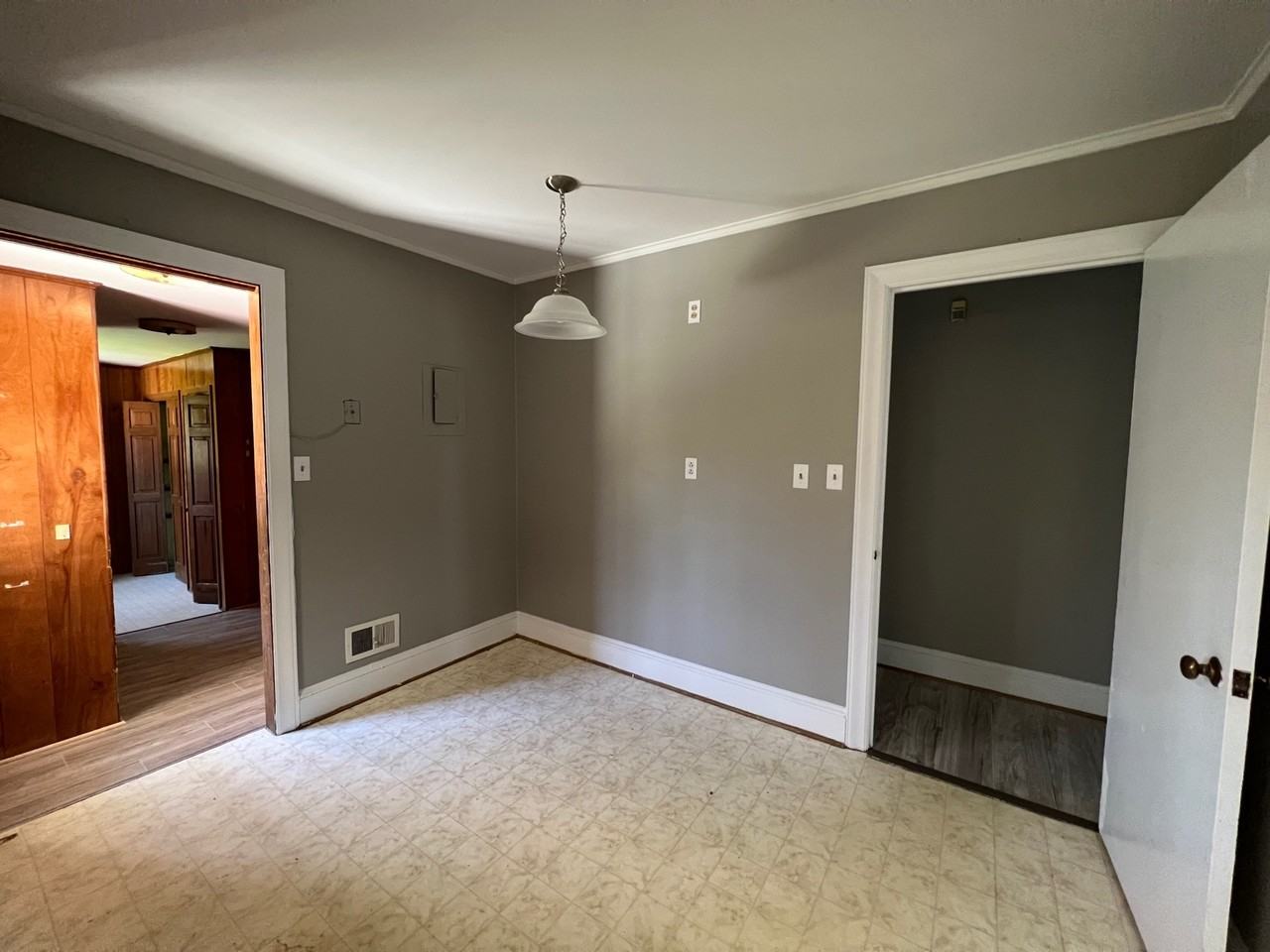 10039 Mount Holly Rd - Photo 7 of 18