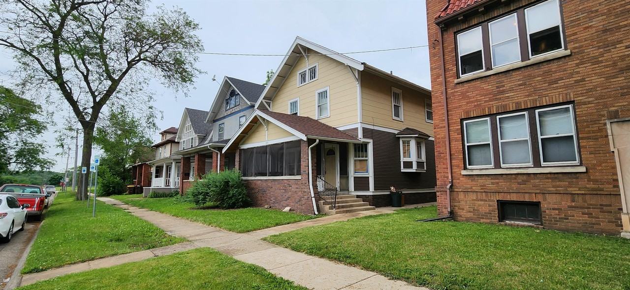 326 Napoleon St - Photo 2 of 5