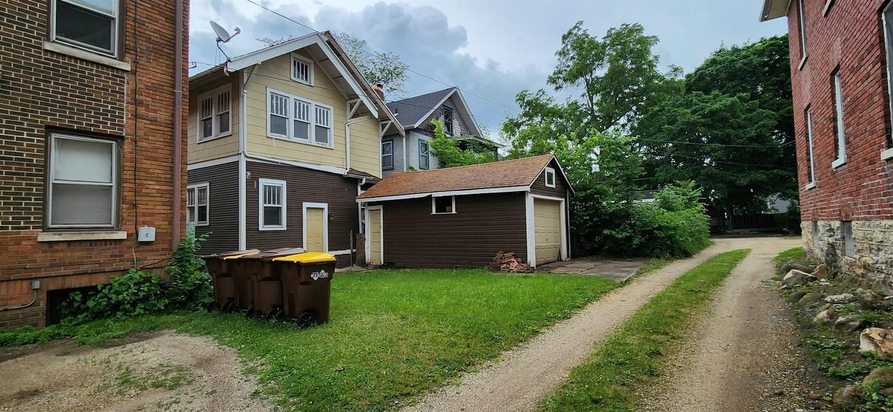 326 Napoleon St - Photo 3 of 5