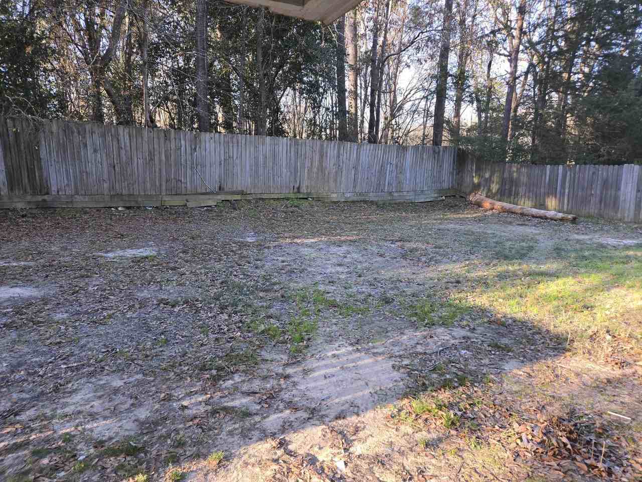 1906 Railroad St - Photo 3 of 10