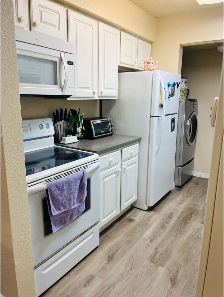 3756 Idlebrook Cir #108 - Photo 5 of 13