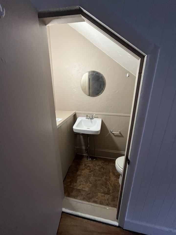 114 Locust St - Photo 2 of 3