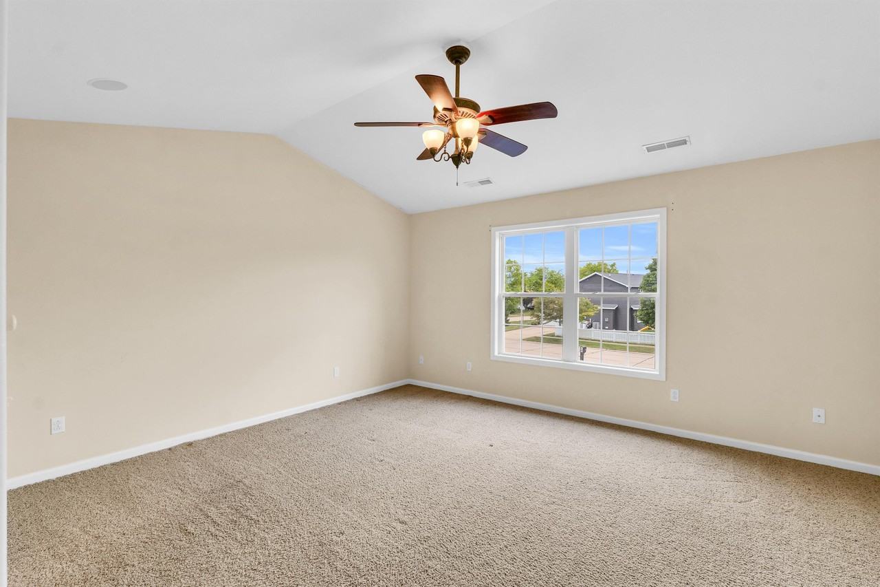 104 Goldenrod Dr - Photo 2 of 31