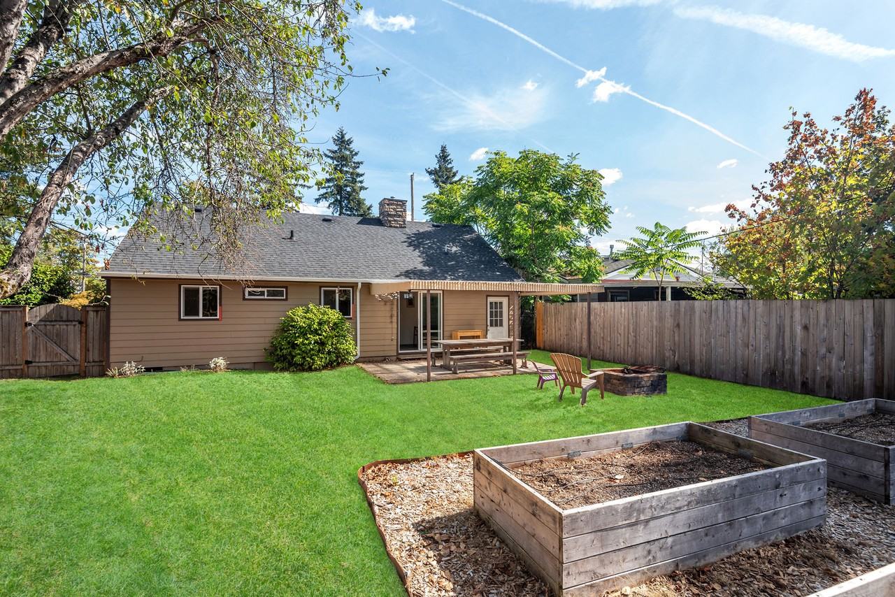 7507 Se 69th Ave - Photo 4 of 25