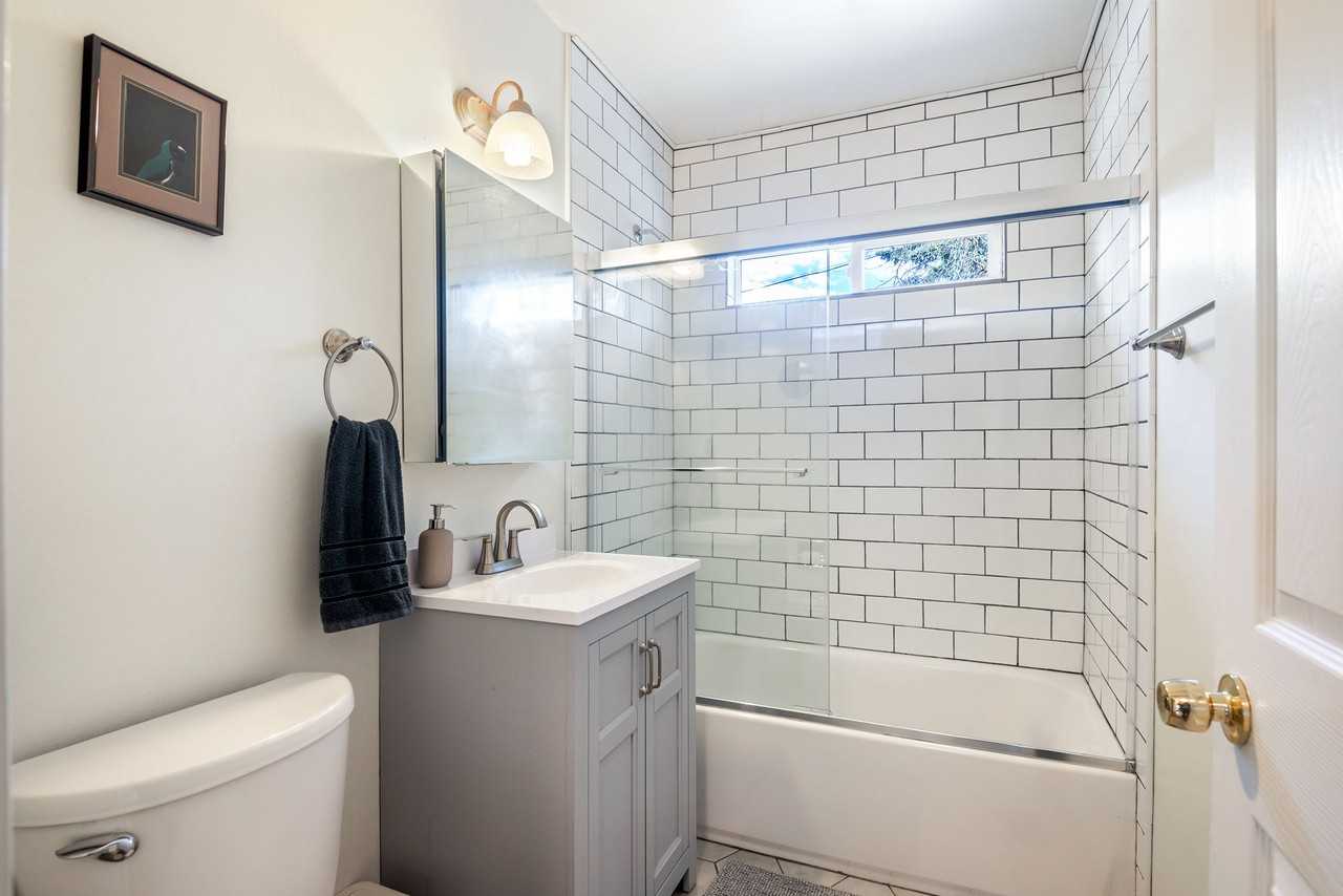 7507 Se 69th Ave - Photo 2 of 25