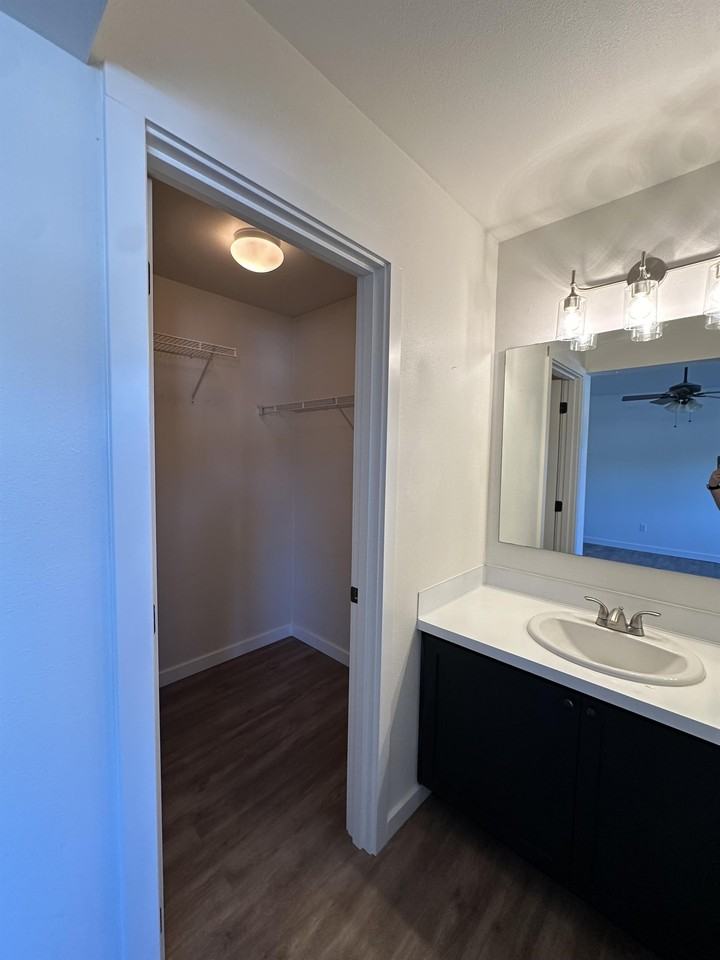 4209 Mckinley St Ne - Photo 2 of 30