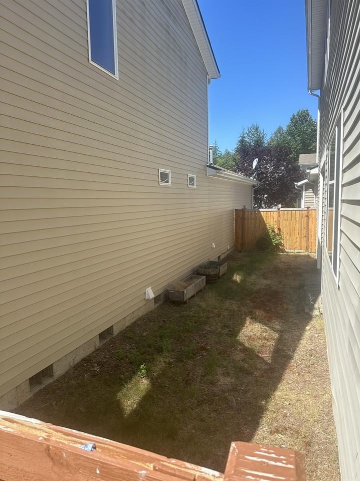 4209 Mckinley St Ne - Photo 3 of 30