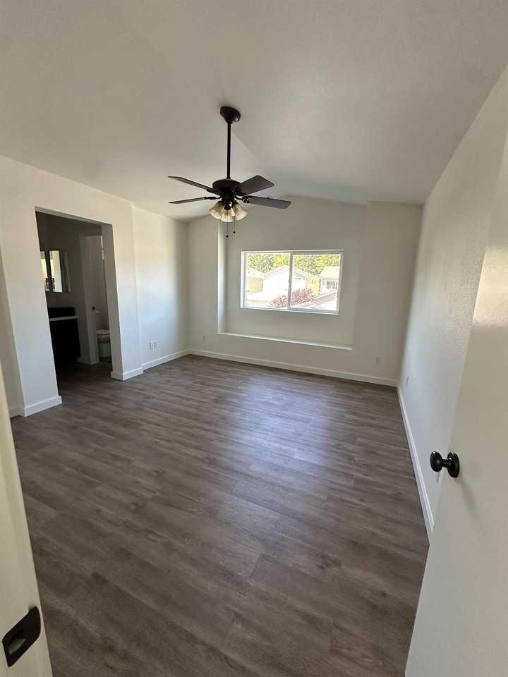 4209 Mckinley St Ne - Photo 2 of 30