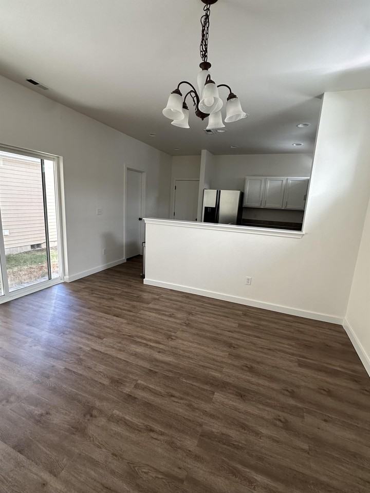 4209 Mckinley St Ne - Photo 4 of 30