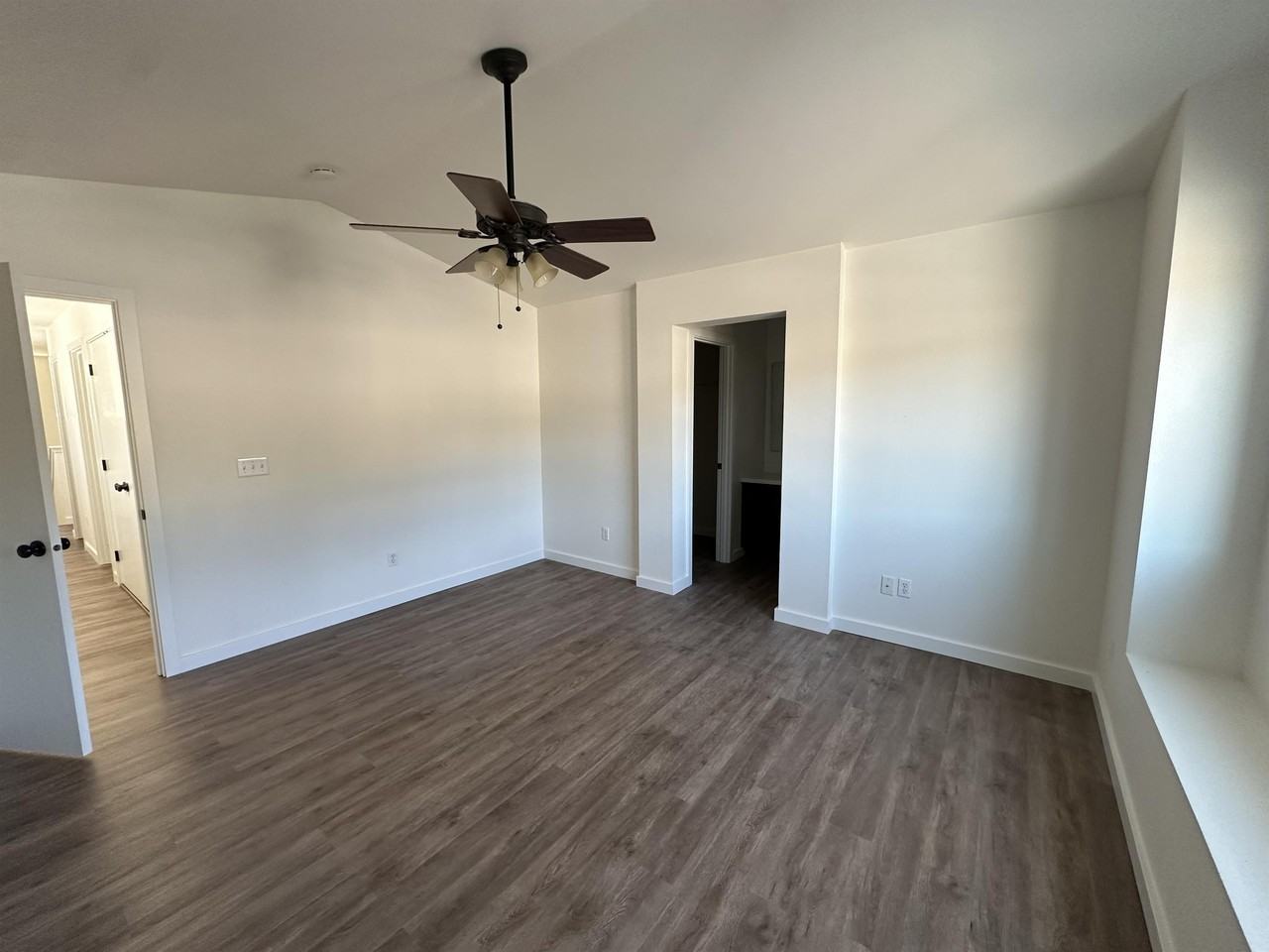 4209 Mckinley St Ne - Photo 4 of 30