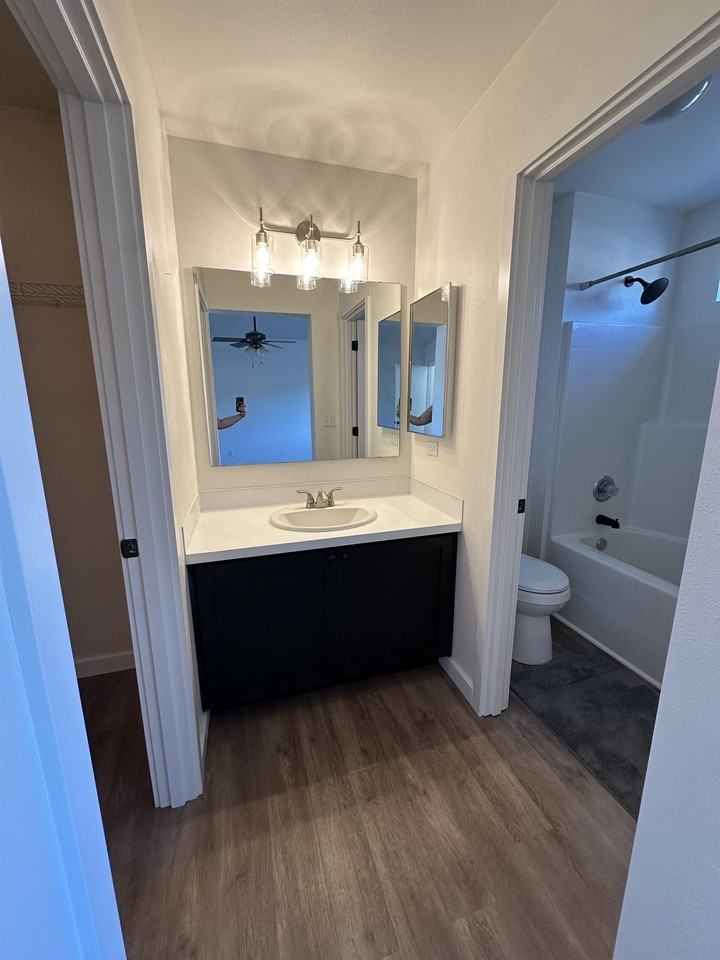 4209 Mckinley St Ne - Photo 3 of 30