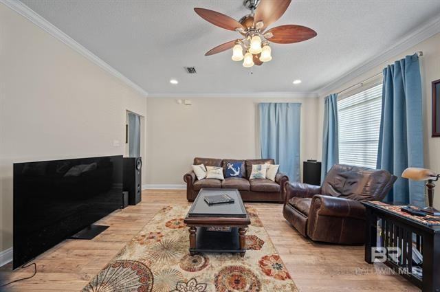 613 E 21st Ave - Photo 4 of 17