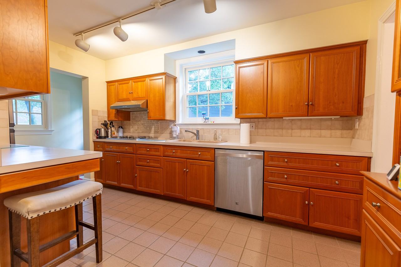 510 N Nelson St - Photo 2 of 36