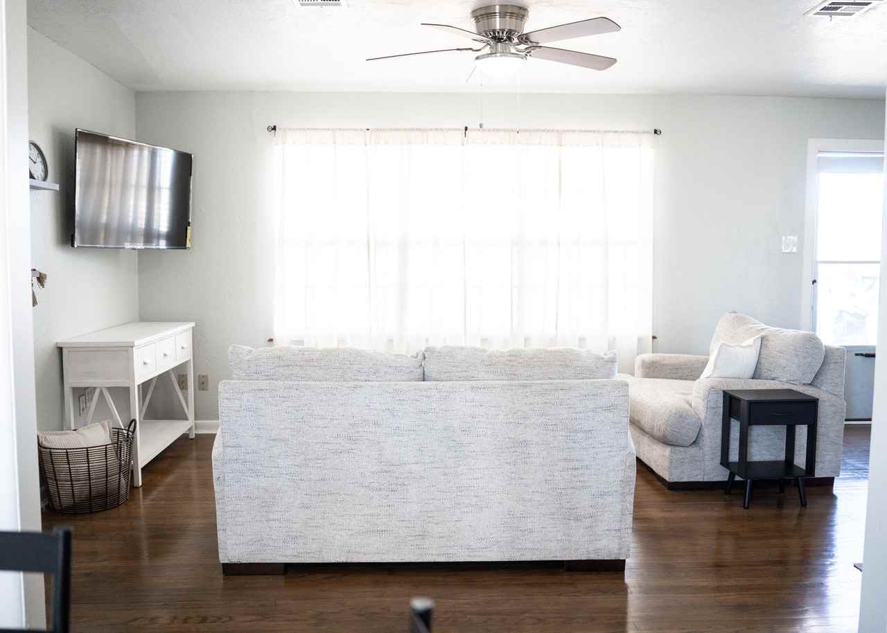 1800 S Broadway Blvd - Photo 2 of 21