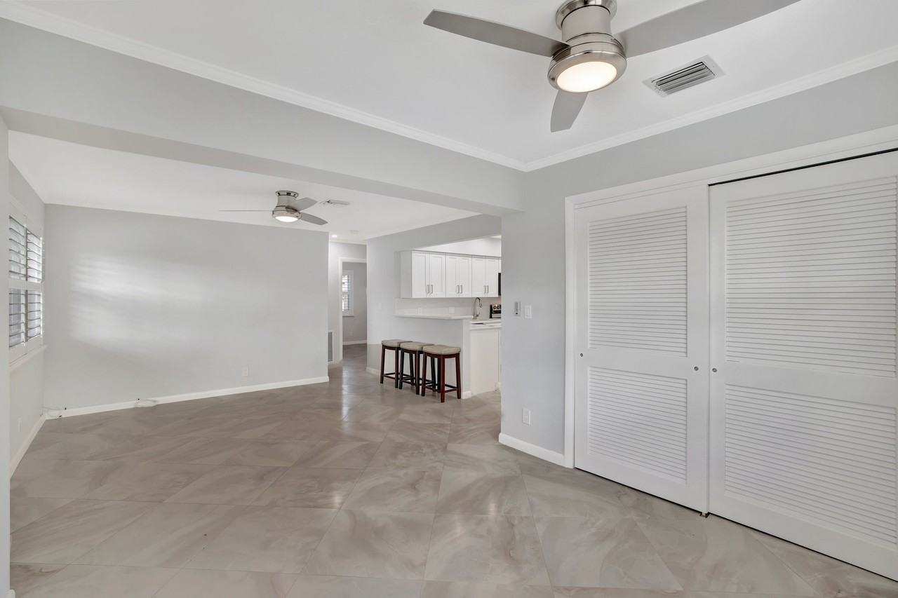 1824 Sw 29th St - Photo 6 of 20