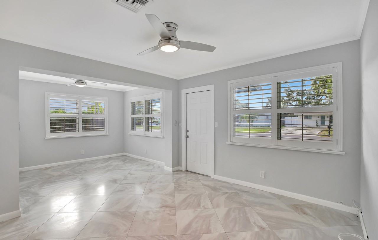 1824 Sw 29th St - Photo 2 of 20