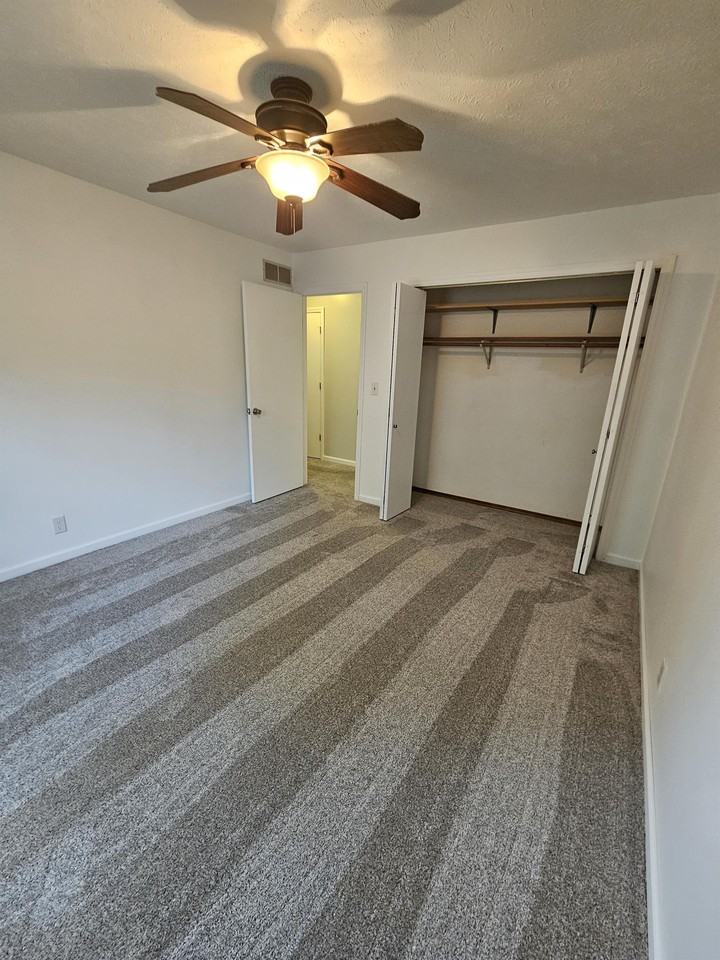 19 Boardwalk Cir - Photo 2 of 29