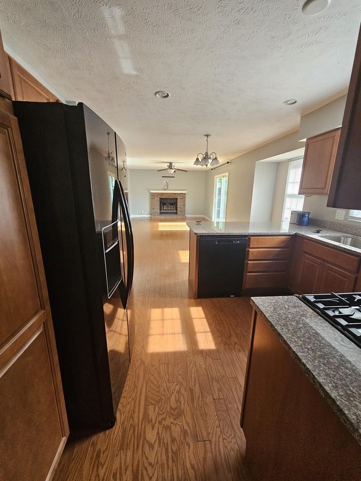 19 Boardwalk Cir - Photo 5 of 29