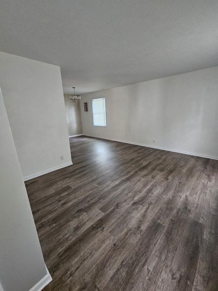 19 Boardwalk Cir - Photo 2 of 29