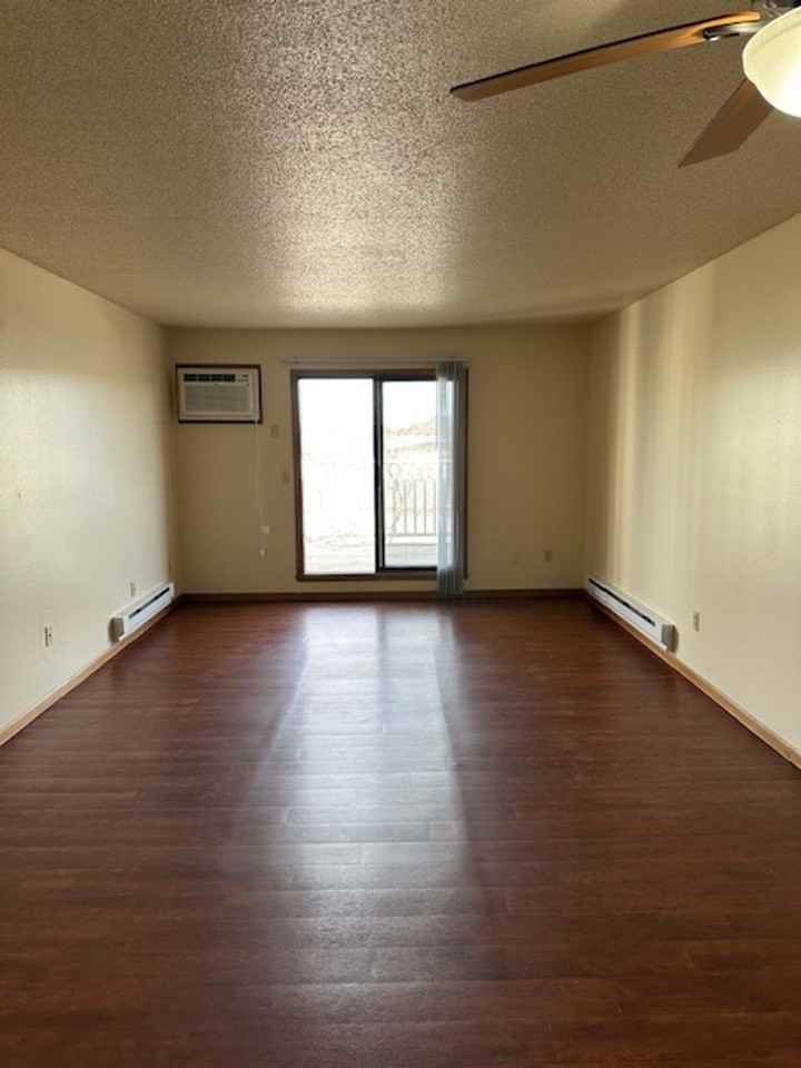 River's Edge Apartments - Photo 2 of 50