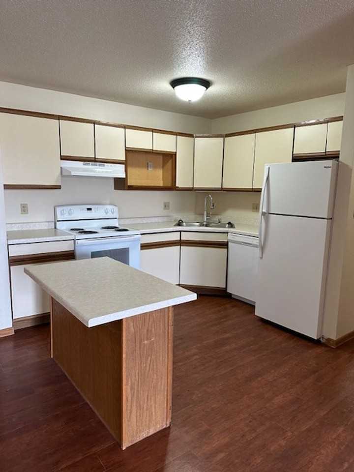River's Edge Apartments - Photo 6 of 50