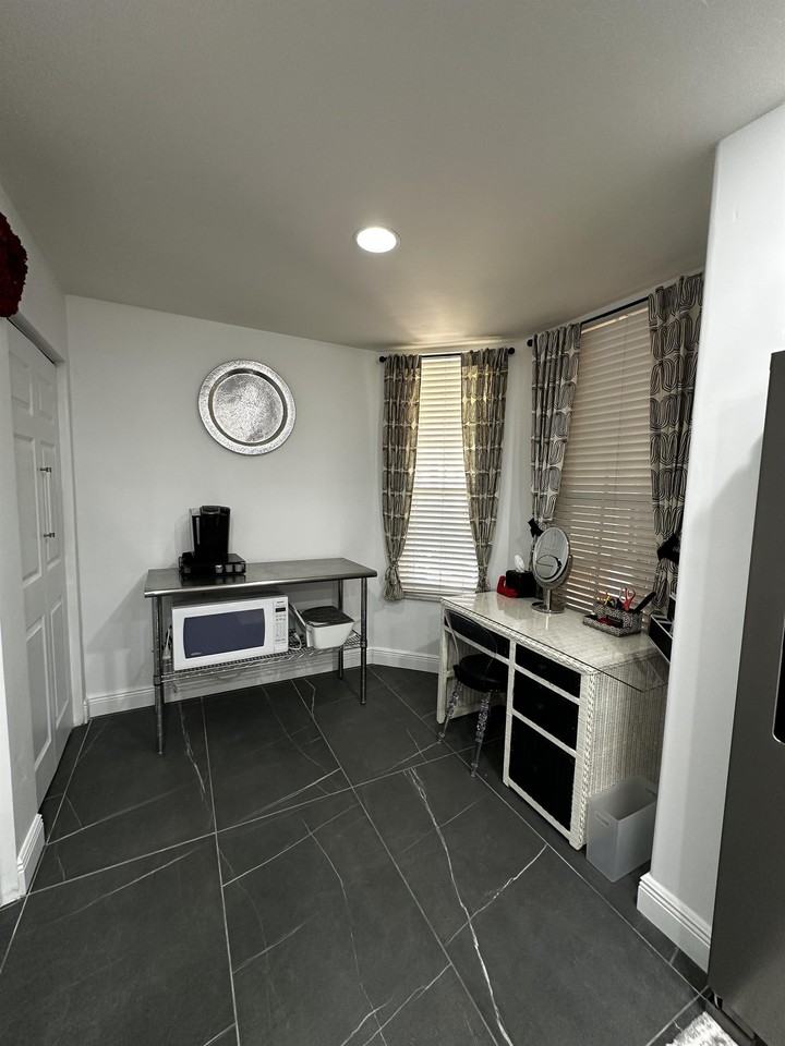 9110 Southmont Cv #109 - Photo 6 of 24