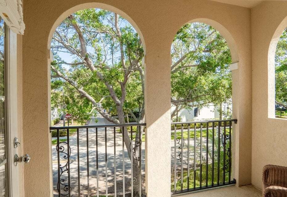 186 Soriano Dr #1 - Photo 3 of 47