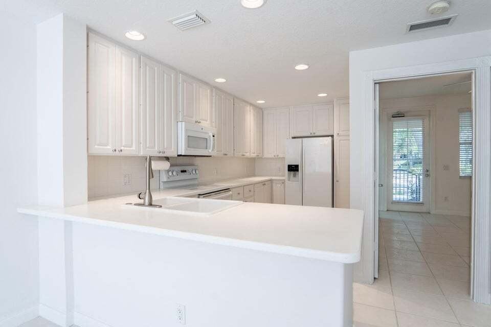 186 Soriano Dr #1 - Photo 7 of 47