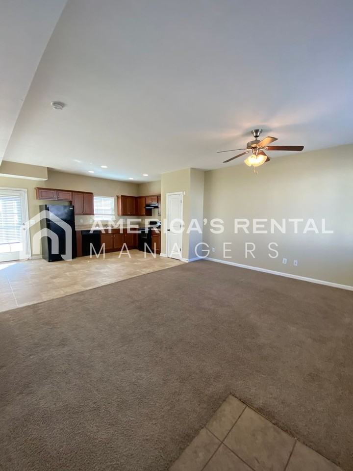133 The Heights Dr - Photo 3 of 23