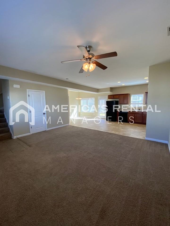 133 The Heights Dr - Photo 4 of 23