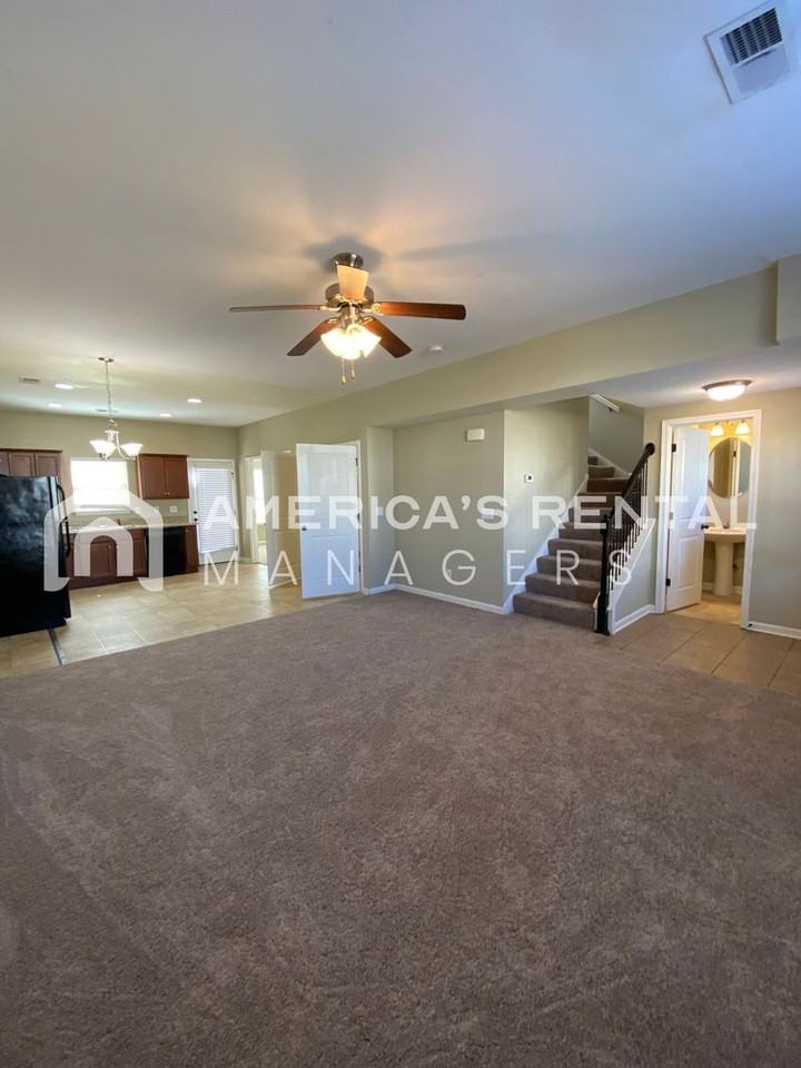 129 The Heights Dr - Photo 2 of 23