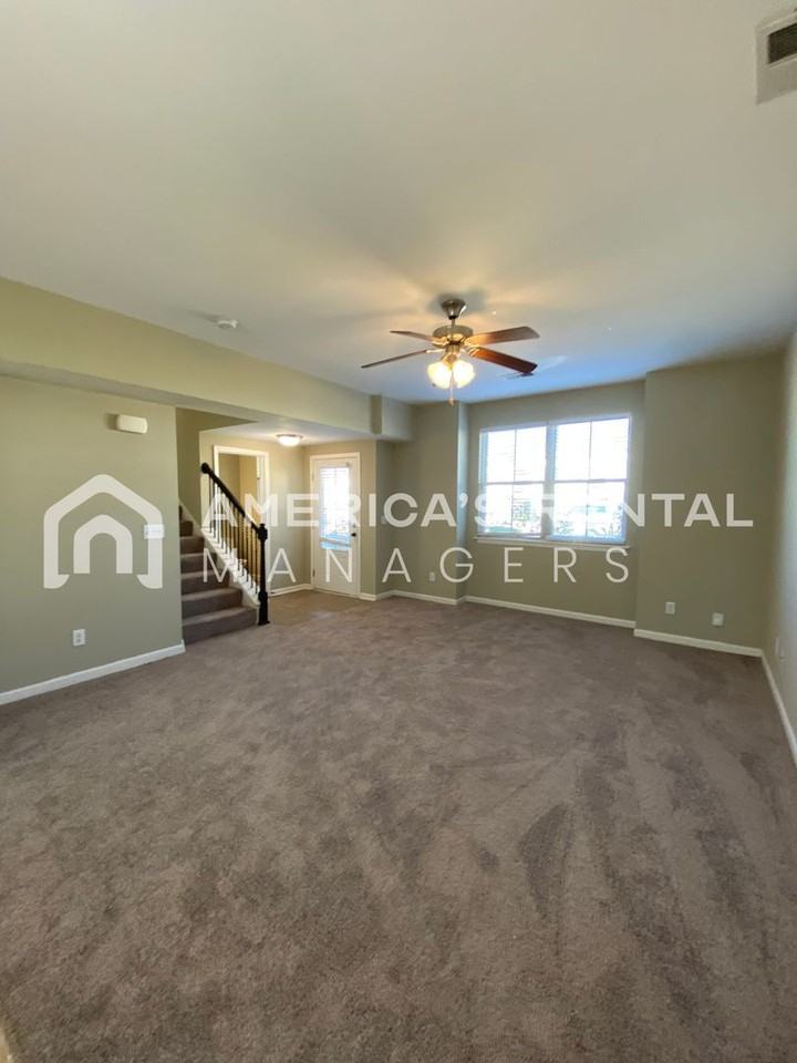 129 The Heights Dr - Photo 3 of 23