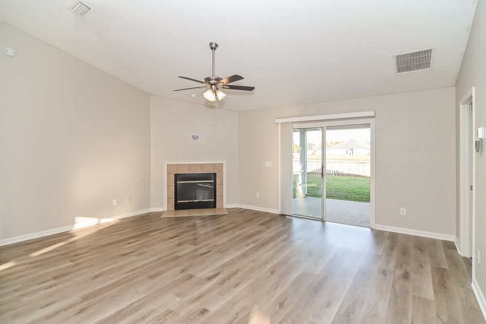 7057 Rapid River Dr W - Photo 4 of 16