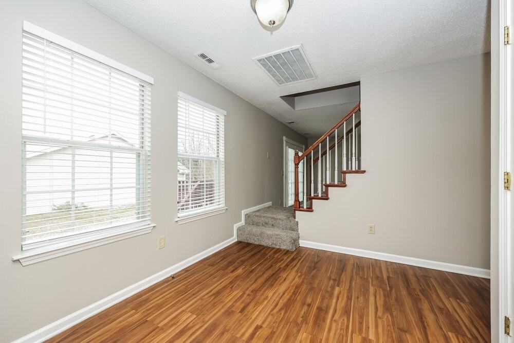 805 Forest Ridge Dr - Photo 6 of 17
