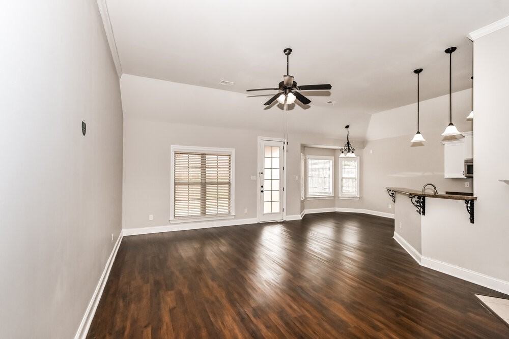 13077 Mingus Ln - Photo 5 of 17