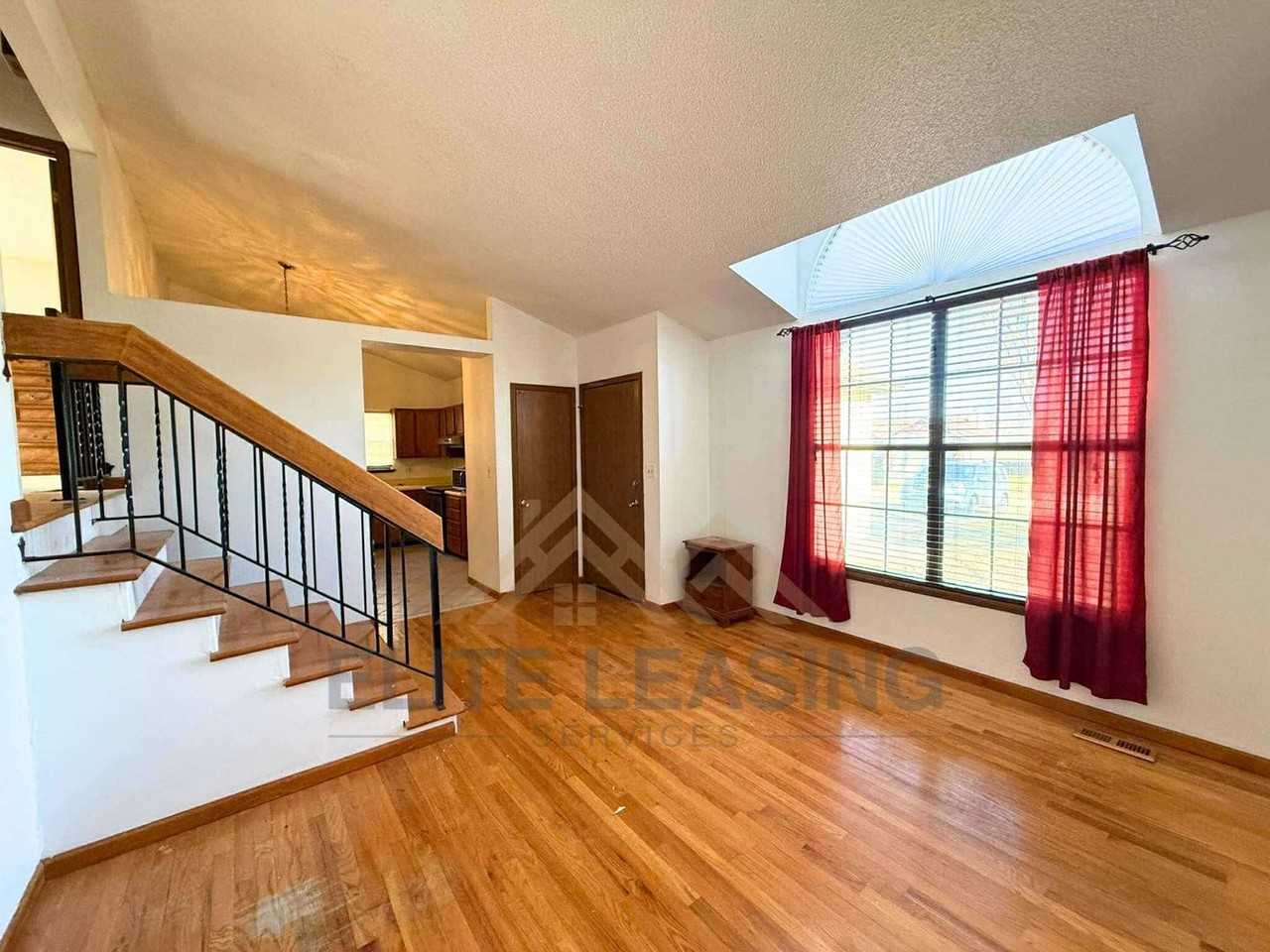 5611 Sw 36th Ter - Photo 3 of 10