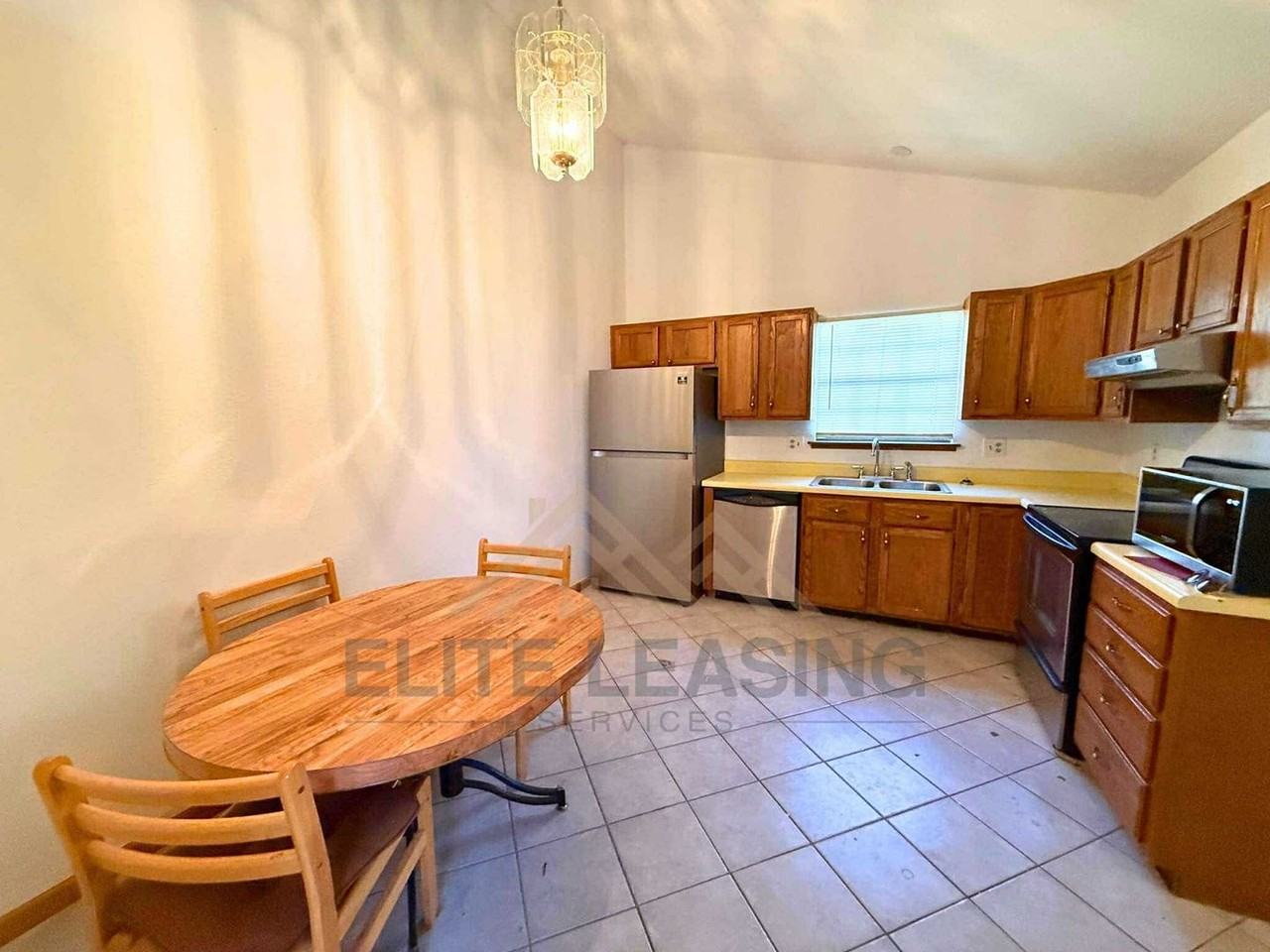 5611 Sw 36th Ter - Photo 4 of 10