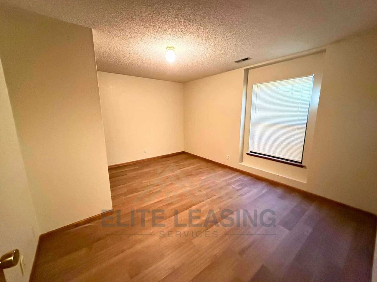 5611 Sw 36th Ter - Photo 5 of 10