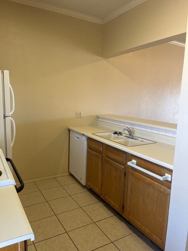 1020 Mockingbird Ln #A - Photo 5 of 18