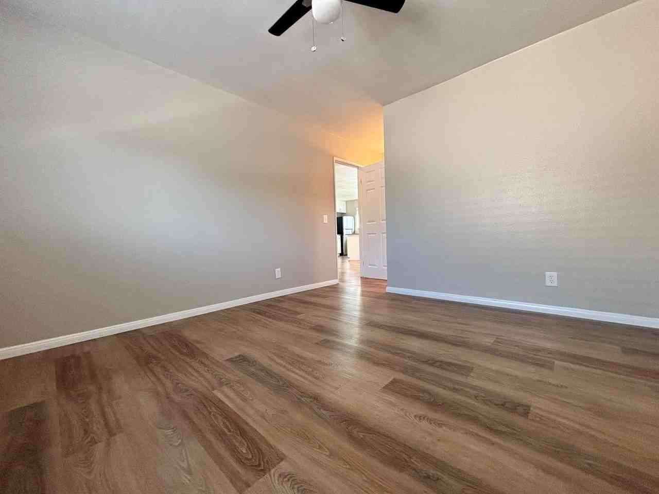 3746 Swift Ave - Photo 7 of 12