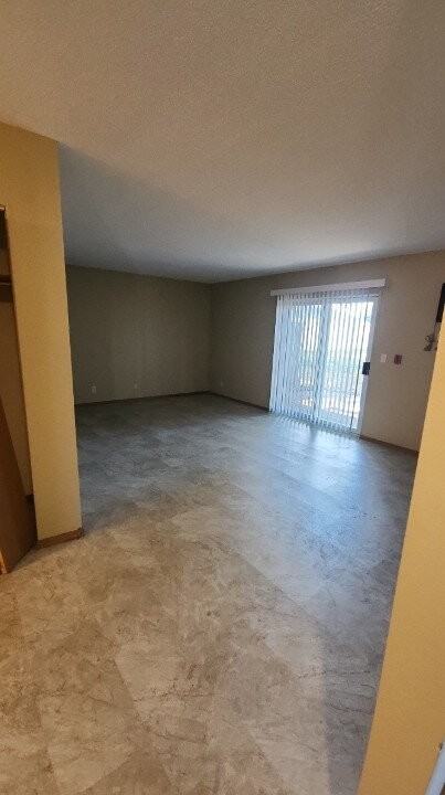 2410 Bostrom Ct Apt 8 - Photo 4 of 8