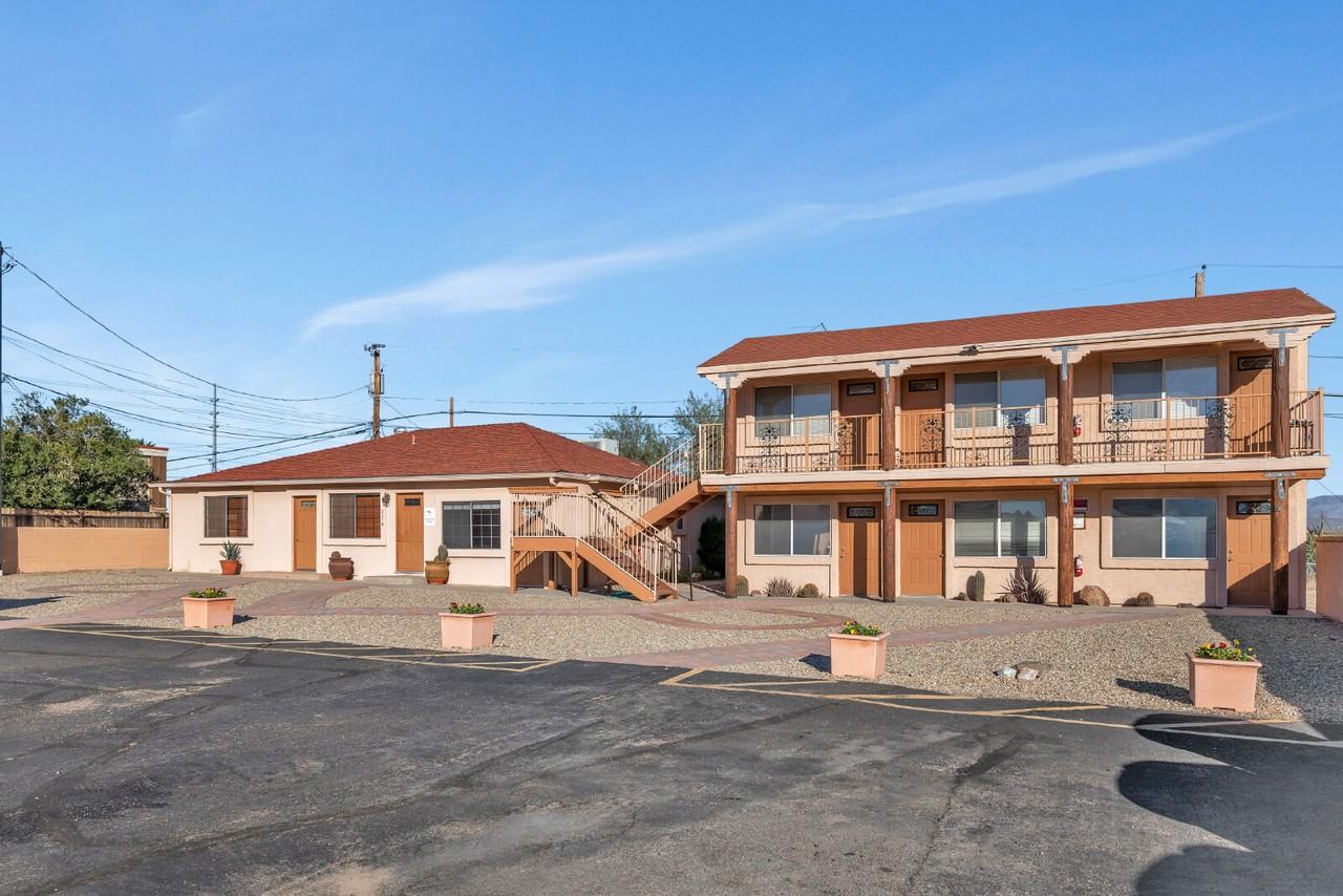 778 W Wickenburg Way Unit 5 - Photo 5 of 13