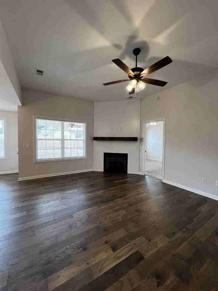 1506 Fredrick Dr - Photo 5 of 32