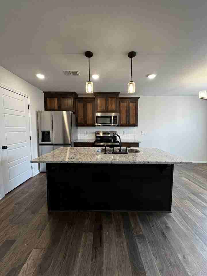 1506 Fredrick Dr - Photo 6 of 32