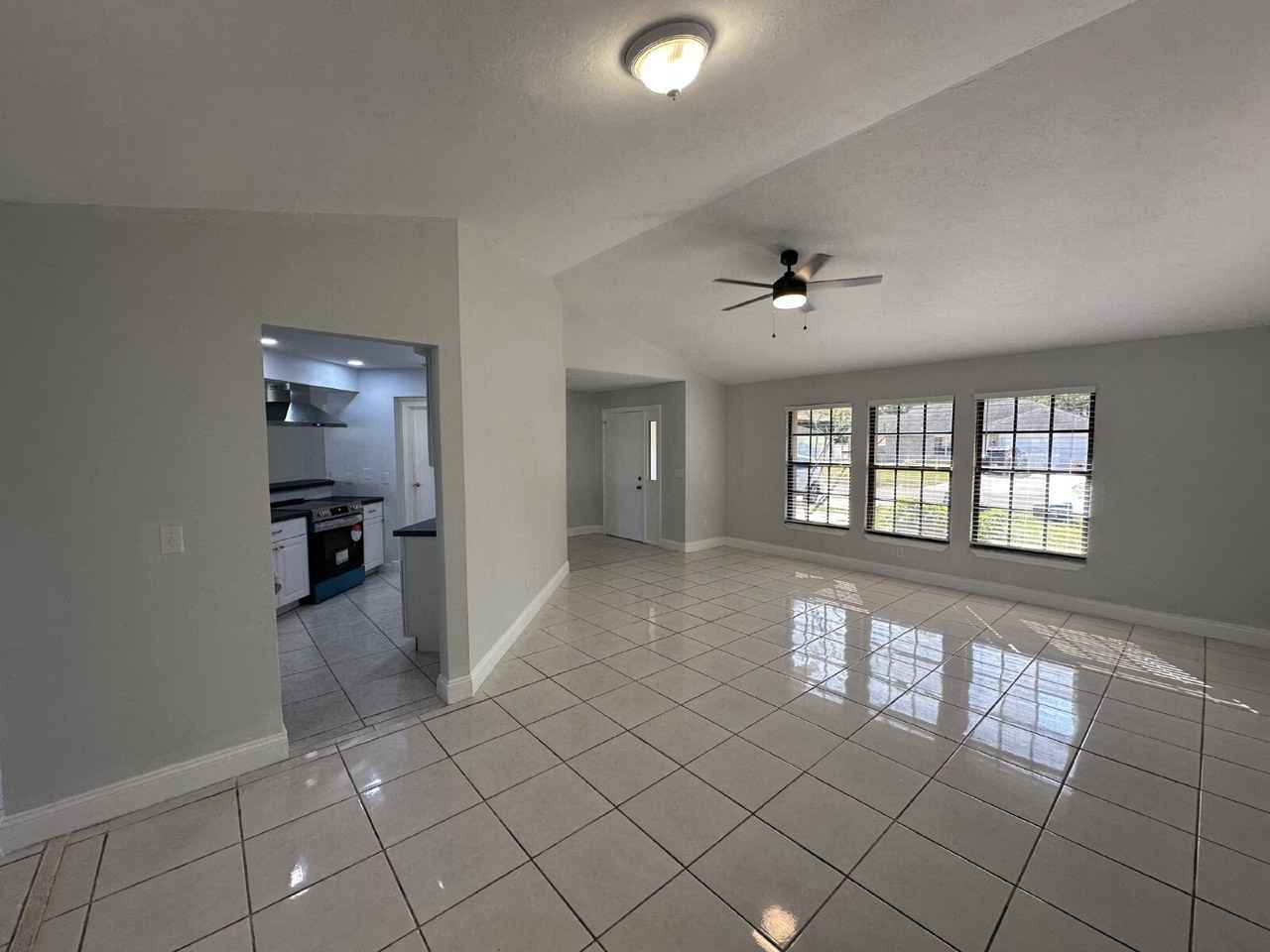 1573 Jasper Ave Nw - Photo 6 of 40