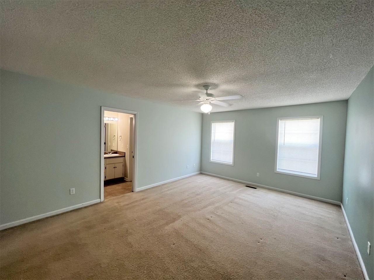 205 Wakefield Way - Photo 7 of 13