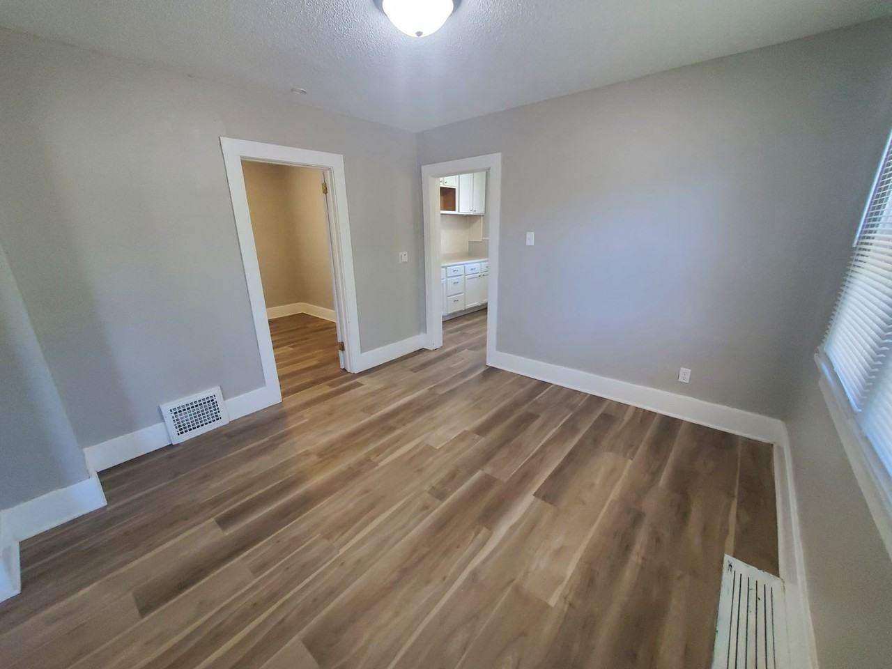 150 E Douglas Ave - Photo 7 of 31