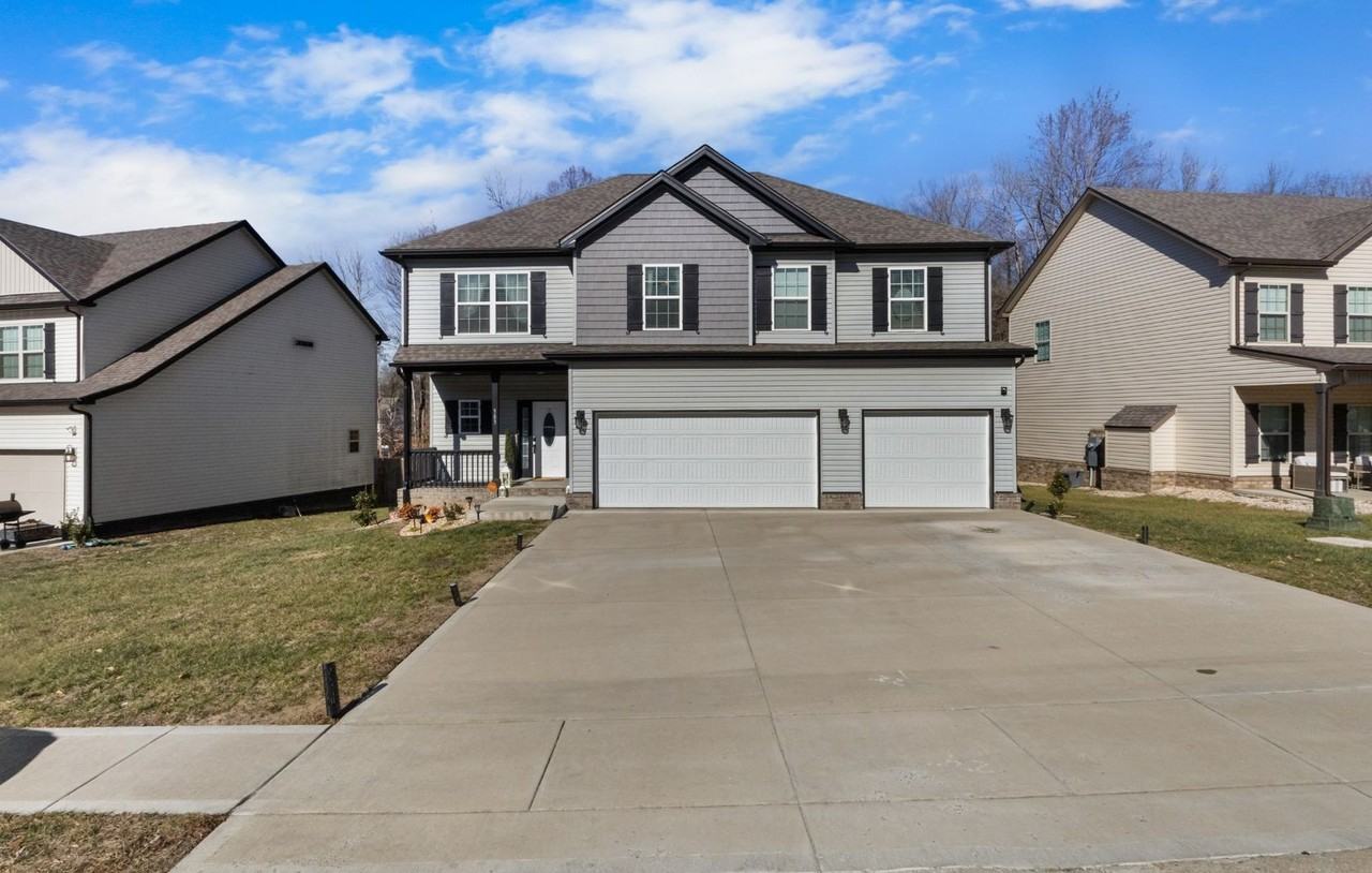 383 Barry Dr - Photo 3 of 43