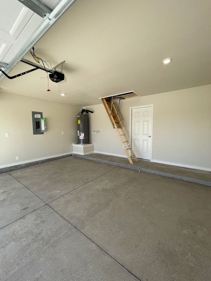 1301 Bajada St - Photo 3 of 26